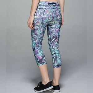 Lululemon Run: Inspire Crop II *All Full-On Luxtreme Iridescent Blue Size 6